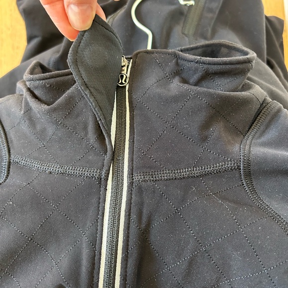 Lululemon half Zip Black - Picture 3 of 3